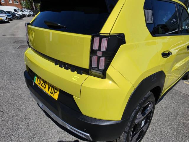 2026 Fiat Grande Panda 44kWh La Prima Hatchback 5dr Electric Auto (7kW Charger) (113 ps)