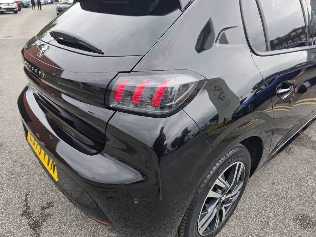 2023 Peugeot 208 1.2 PureTech 100 Allure Premium + 5dr