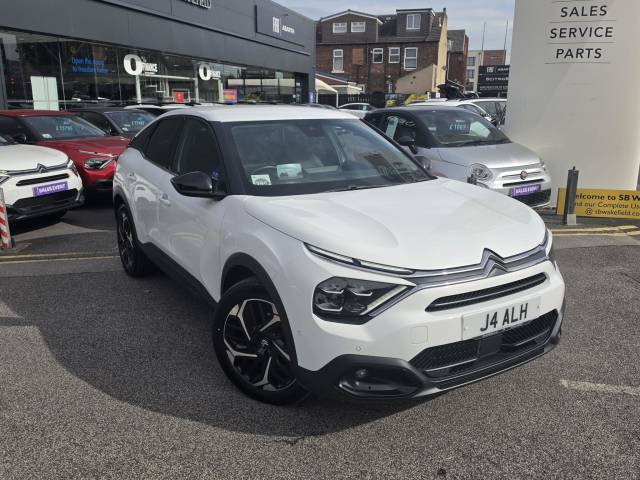 Citroen C4 1.2 PureTech Shine Plus Hatchback 5dr Petrol EAT8 Euro 6 (s/s) (130 ps) Hatchback Petrol White