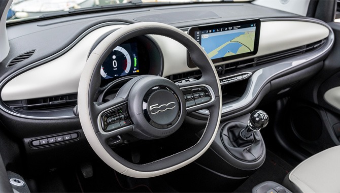 Fiat 500 Hybrid  - Interior